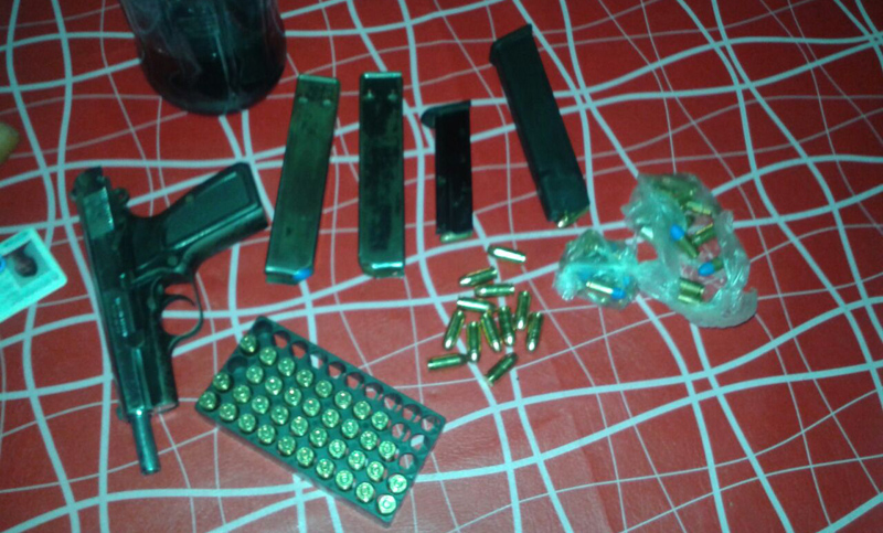 Persecución, detenidos, secuestro de armas y drogas en zona sur