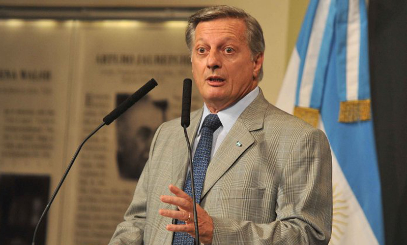 Aranguren: “Con los aumentos, los pobres van a poder dejar de usar garrafas”
