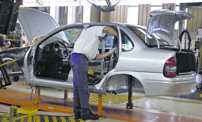 El PBI cayó un 3,4 por ciento con respecto al semestre pasado