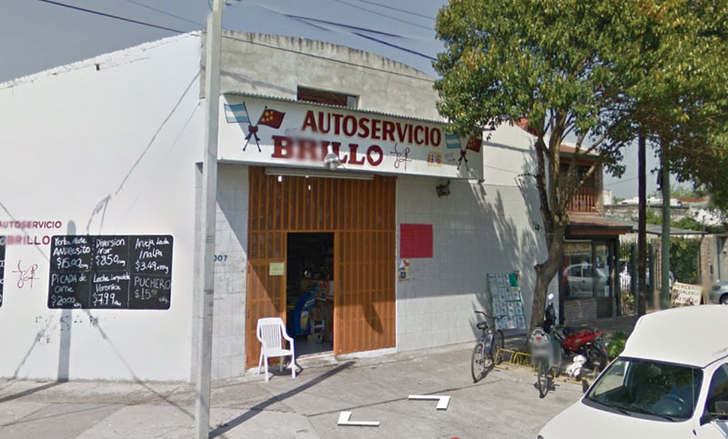 Barrio Belgrano: cinco ladrones asaltaron un supermercado chino