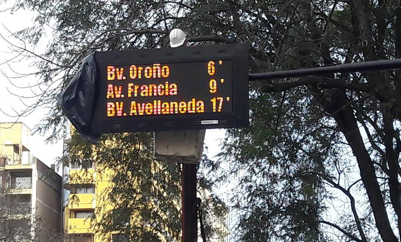 Comenzaron a funcionar carteles electrónicos con mensajería sobre el tránsito en la ciudad