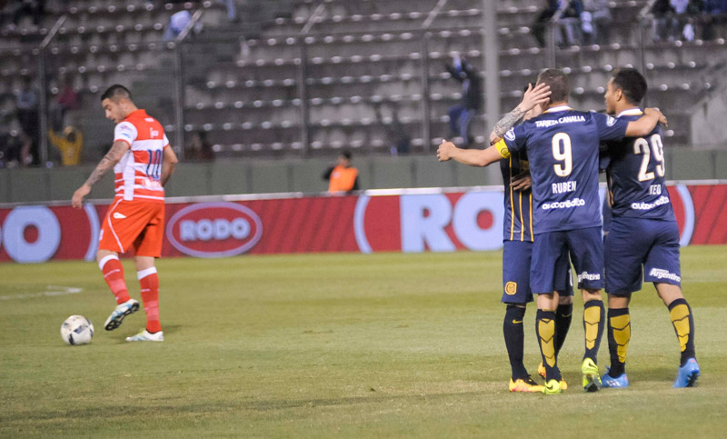 Central le ganó 2 a 0 a Deportivo Morón y avanzó a cuartos de final