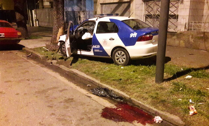 Choque fatal entre un patrullero y una moto en zona sur