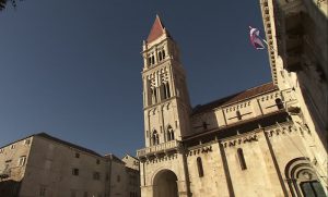 croata-iglesia-iglesia-de-san-lorenzo-trogir-croacia