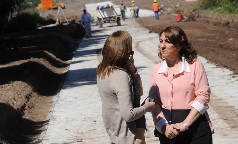 Fein recorrió la remodelación de la calle 27 de Febrero y la ampliación de Wilde