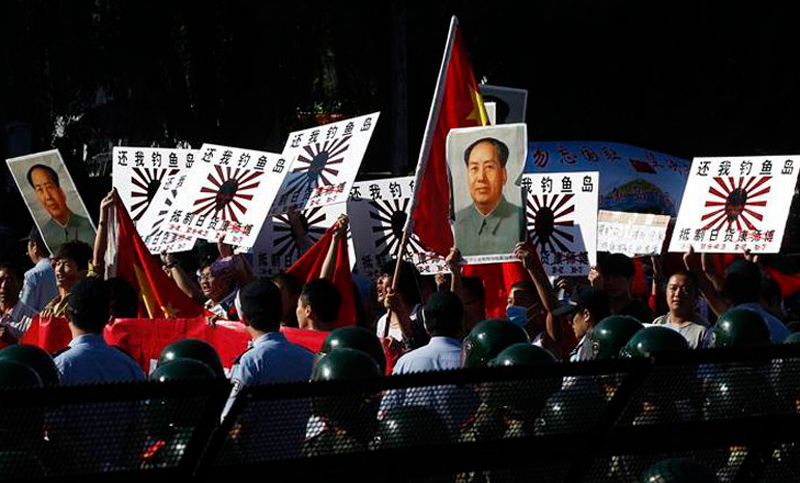 Miles de chinos rinden homenaje a mao 40 años después de su muerte