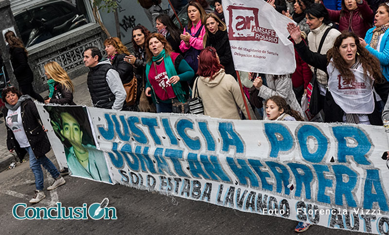 Declaran inadmisible el abreviado a uno de los policías acusados en el caso Jonatan Herrera