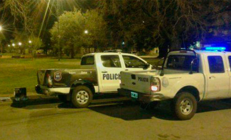 Un joven falleció y otros dos se encuentran graves al ser apuñalados en una plaza