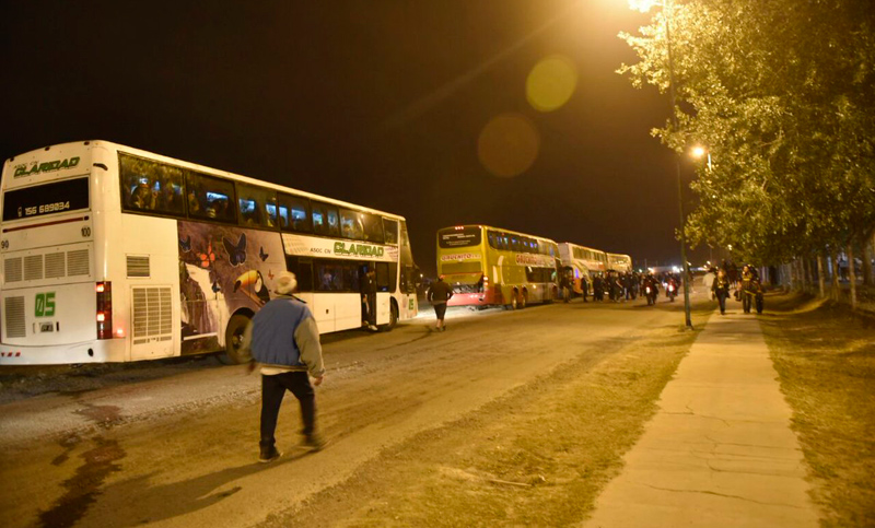 Hinchas de Central quedaron demorados en Tucumán
