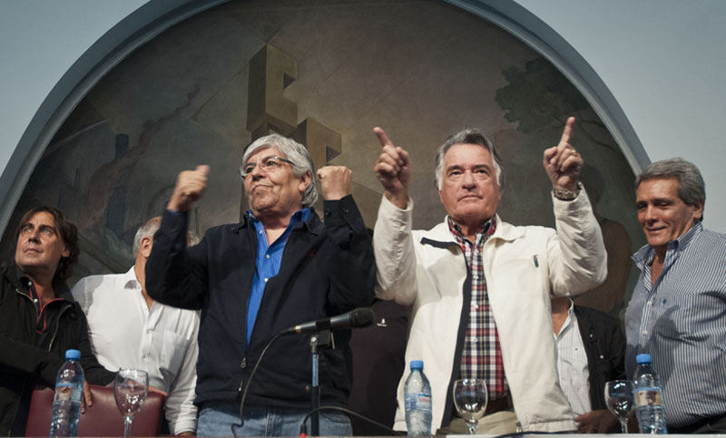 Dura advertencia de Moyano y Barrionuevo al Gobierno