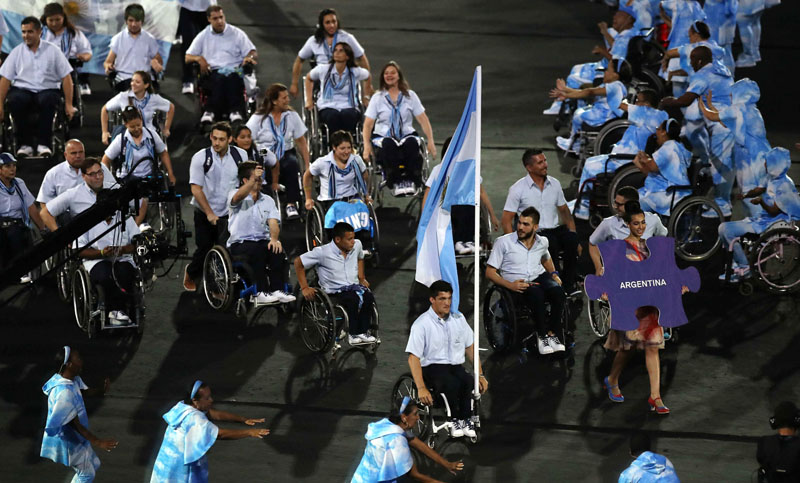La delegación argentina desfiló en el inicio de los Juegos Paralímpicos