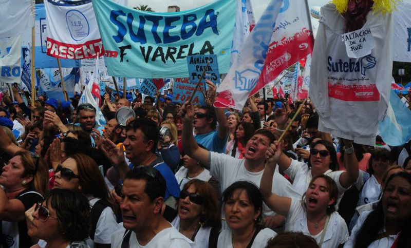 Los docentes realizan el segundo paro nacional al gobierno de Macri