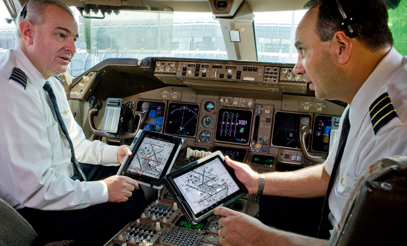 Pilotos se declaran en alerta en defensa de los puestos de trabajo