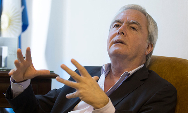 Pinedo: “La oposición defendió el monopolio de las tarjetas de crédito”