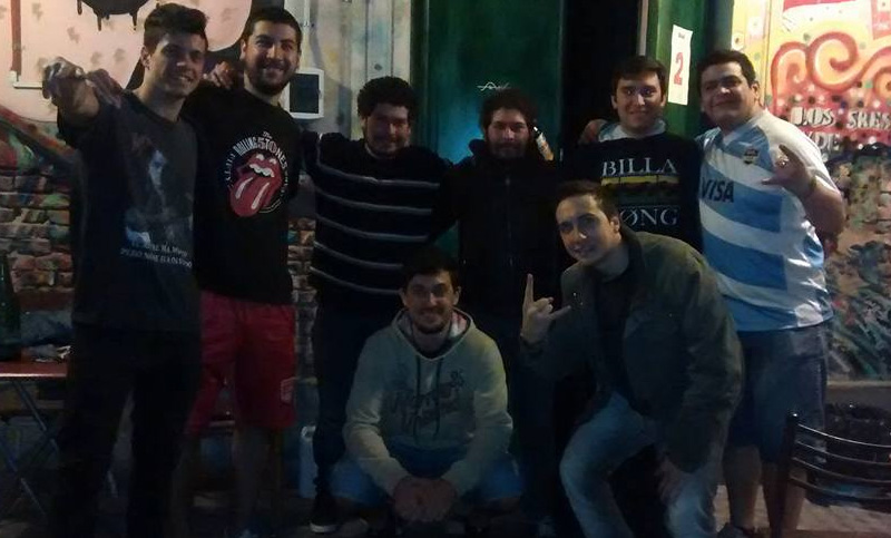 Es oficial: vuelve a tocar Raras Bestias, la banda de Adrian Rodríguez