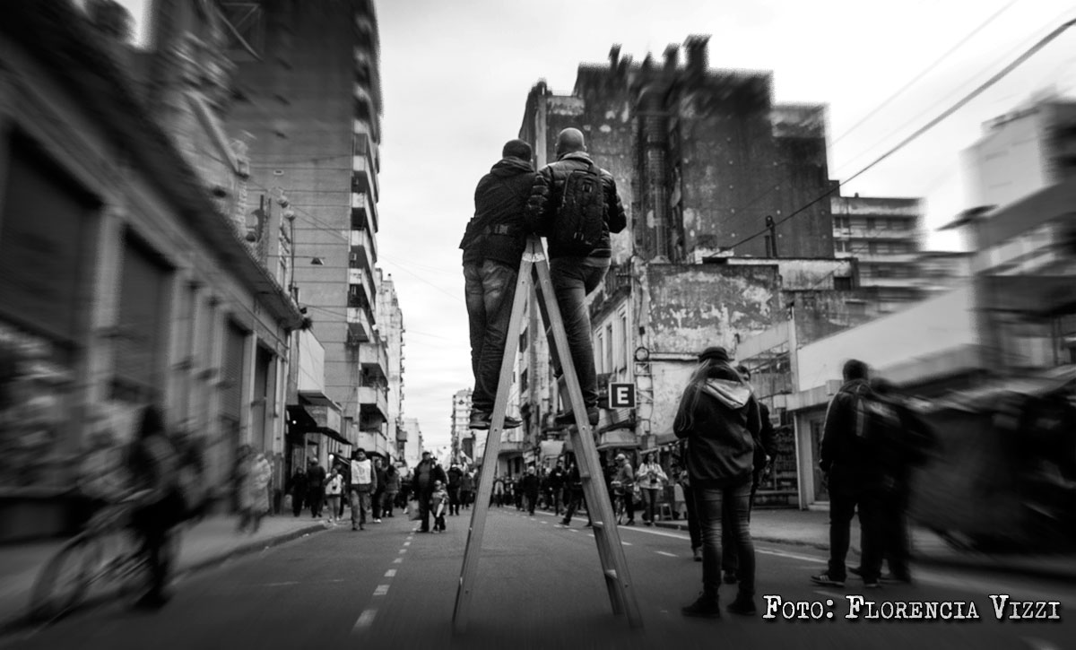 Fotógrafos, extraña raza de intrépidos, en busca del mejor encuadre…