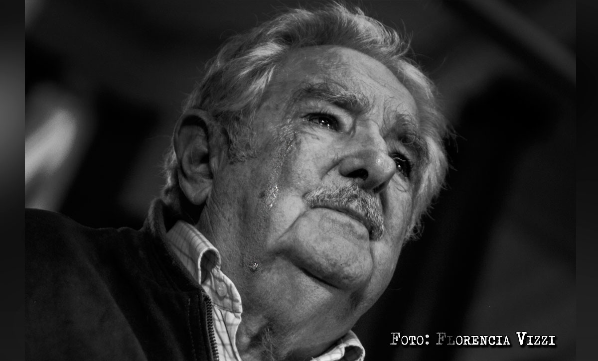 Humildad y emoción… Pepe Mujica dejó caer unas conmovedoras lágrimas en el acto en el que fue distinguido Doctor Honoris Causa de la Universidad Nacional de Rosario