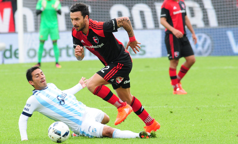 Scocco, el abanderado del triunfo leproso ante Atlético Tucumán