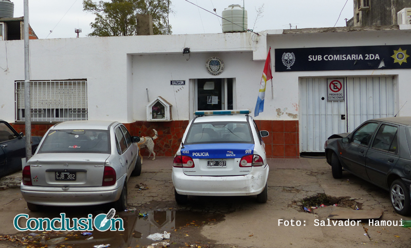 Delincuentes sorprenden a una familia y se llevan dinero, un auto y electrodomésticos