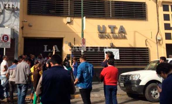Interna en la UTA:  tomaron un edificio y mantienen de rehén al titular