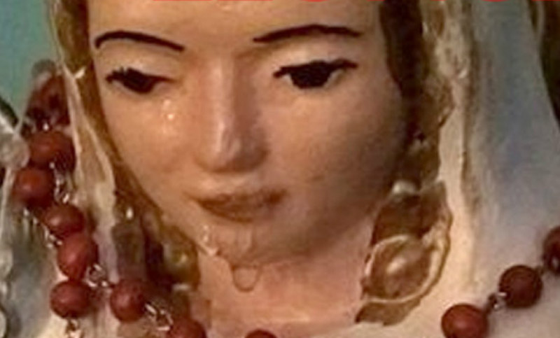Paraná: fieles aseguran que una virgen llora y sus lágrimas tienen “olor a rosas”