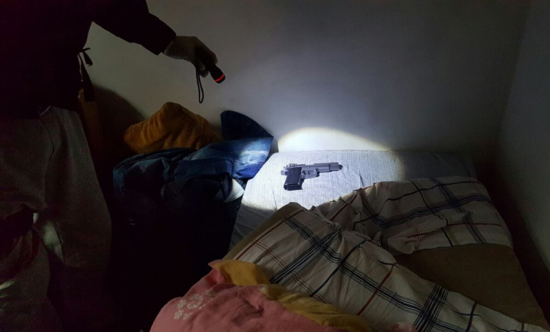 Secuestro de armas, droga y un detenido en distintos allanamientos
