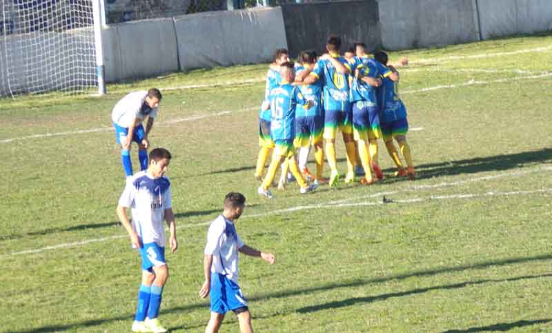 Al Salaíto se lo dieron vuelta sobre el final: cayó 1-2 con Alem y en casa