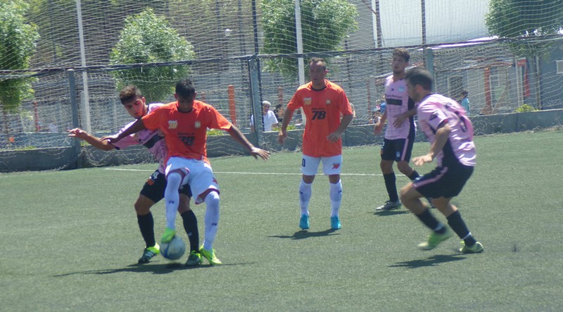 Tiro derrotó a Adiur en un partido caliente y mantiene la punta