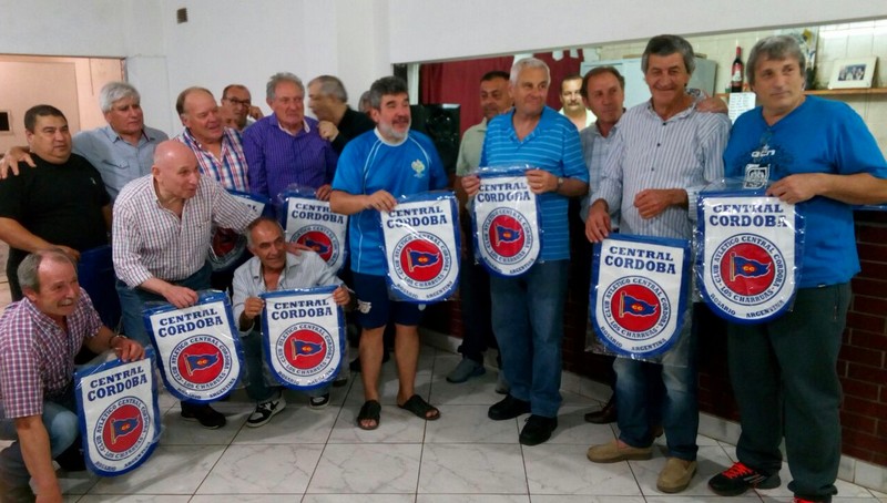 Glorias Charrúas se reencontraron en una cena homenaje