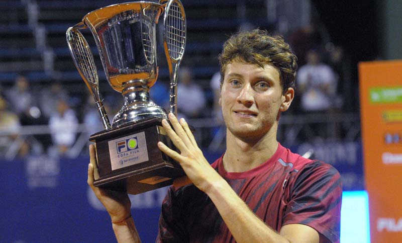 Renzo Olivo venció a Leo Mayer y es campeón de la Copa Fila