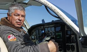 Télam 22/10/2016 Río Gallegos, Santa Cruz:Cuatro argentinos regresaron hoy a Río Gallegos desde Malvinas, luego de homenajear en las Islas a los héroes del conflicto bélico de 1982 por la soberanía del archipiélago, y de visitar los lugares en los que se desarrolló la guerra entre el 2 de abril y el 14 de junio de ese año. Se trata de Raúl Gallo, de 62 años; Ignacio Colado, de 37; Maximiliano Actis Caporalle, de 44 y Pablo Henríquez, de 60, (foto), quienes viajaron a bordo de un Bechcraft 55. Foto: Walter Díaz/Télam/jr