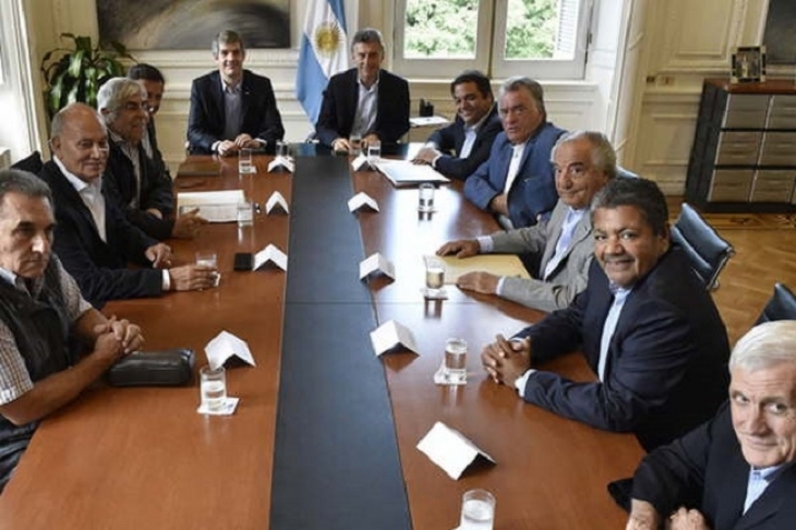 Acercamiento entre el Gobierno, sindicatos y empresarios para alcanzar un acuerdo social