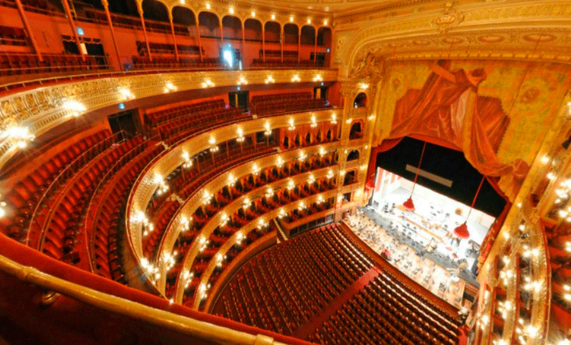 Un casamiento inédito: doce parejas darán el sí en el Teatro Colón