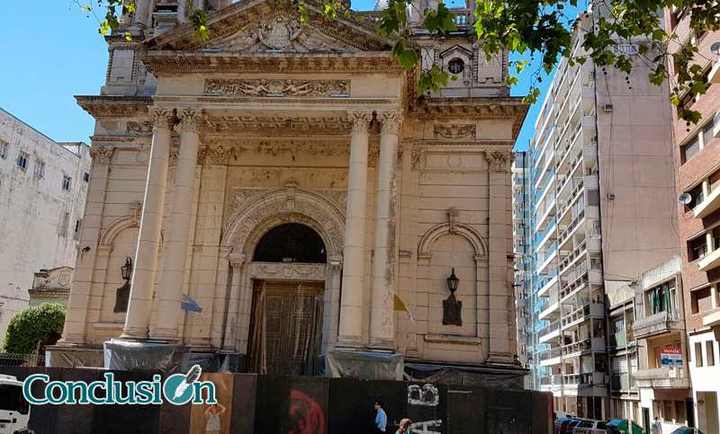 Lunes sin misa en la Catedral de Rosario