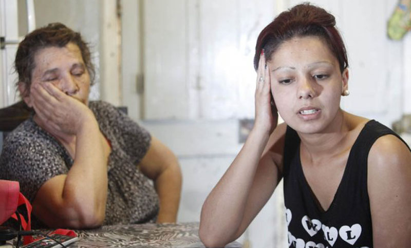 «El solía tomar del cuello a mi madre y la levantaba contra la pared»