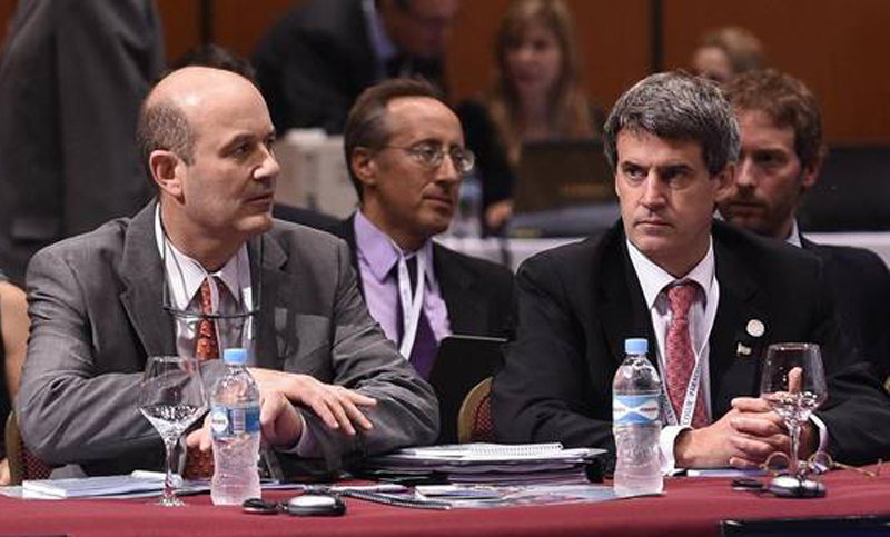 Prat Gay y Sturzenegger en la Asamblea del FMI y Banco Mundial