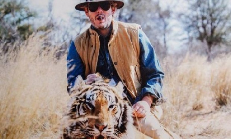 Vanucci y Garfunkel cazaron leones, tigres y otros animales en África