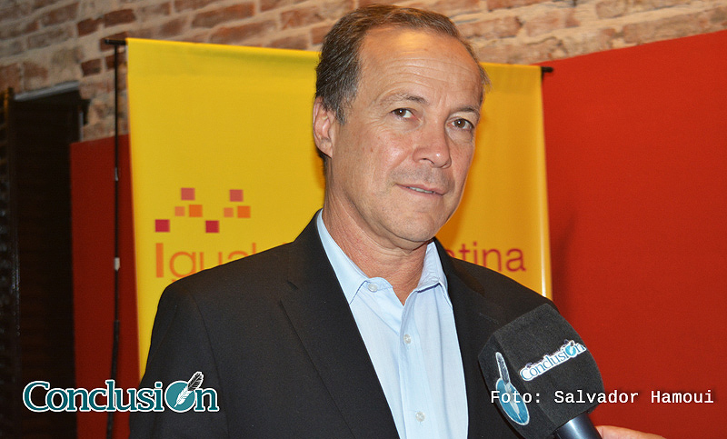 Giustiniani: “El contrato YPF-Chevron claramente es muy favorable a éste último”