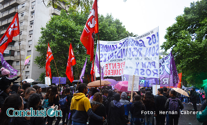 Paro nacional de mujeres: miles de rosarinos marcharon contra los femicidios