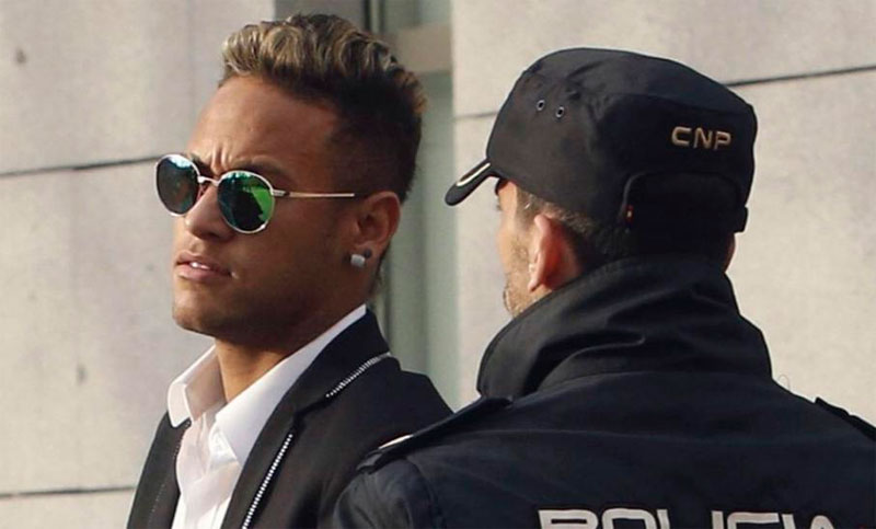 Más problemas para Neymar: piden procesarlo por corrupción fiscal