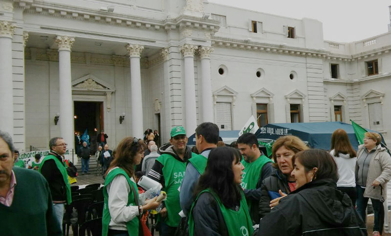 Sin clases en las escuelas: docentes públicos y privados paran por 48 horas