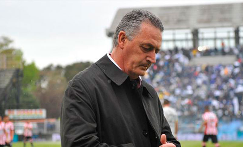 Gimnasia: Alfaro piensa en el equipo para enfrentar a Newell’s el domingo