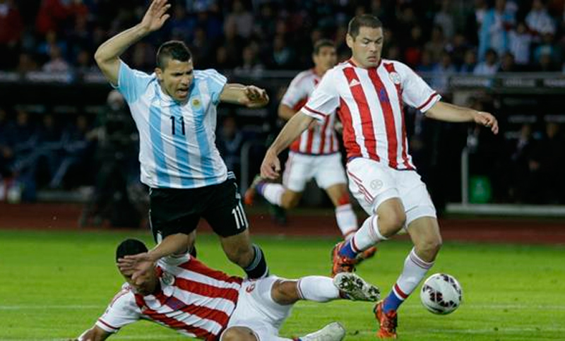 Argentina recibe a Paraguay en busca de reingresar a la zona de clasificación