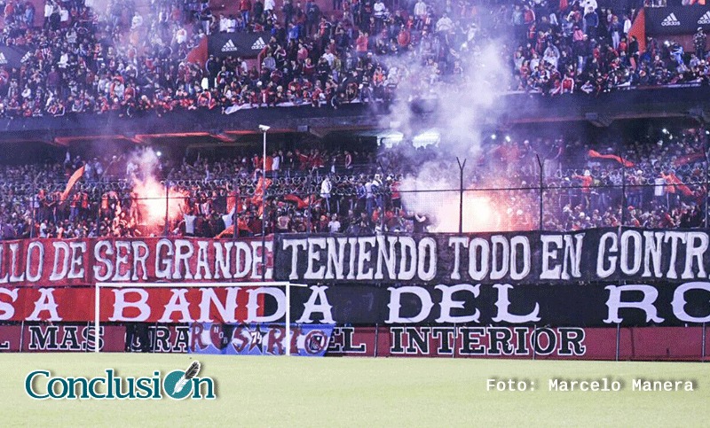 En paz, los hinchas leprosos se reunieron para celebrar el tradicional Banderazo