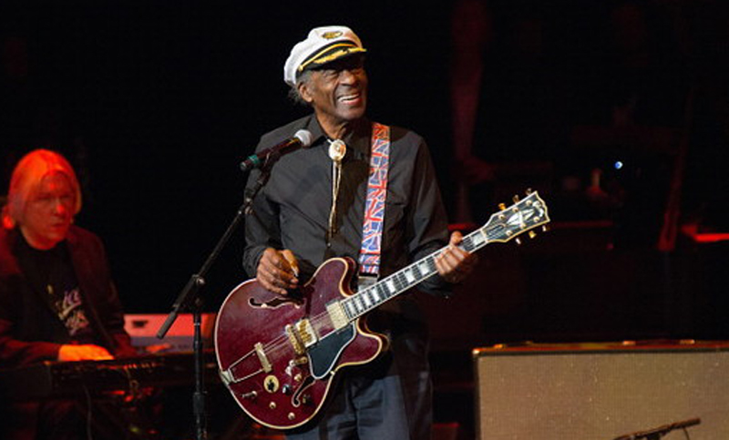 Chuck Berry lanza un nuevo disco después de casi 40 años