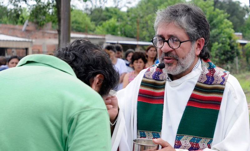 Sacerdotes de villas de Buenos Aires creen que al padre Viroche lo mataron las mafias