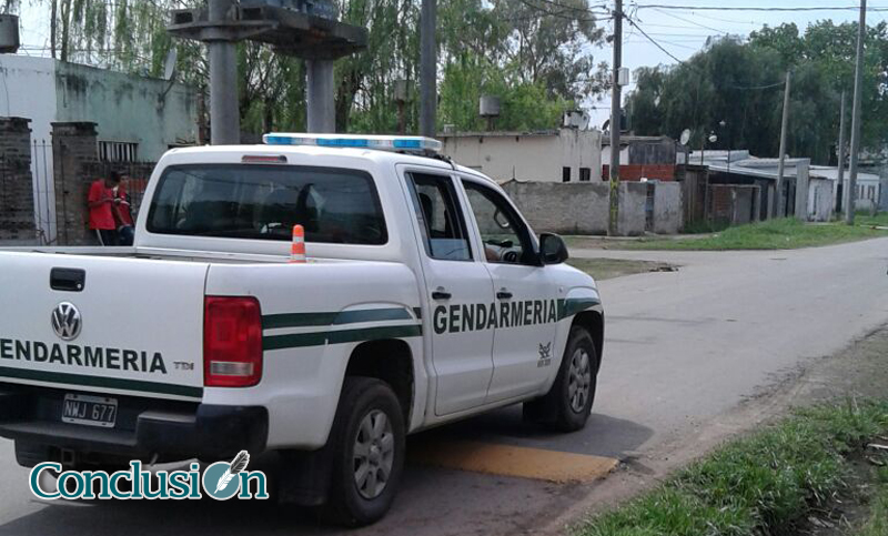 Los gendarmes ya patrullan las calles de barrio Santa Lucía