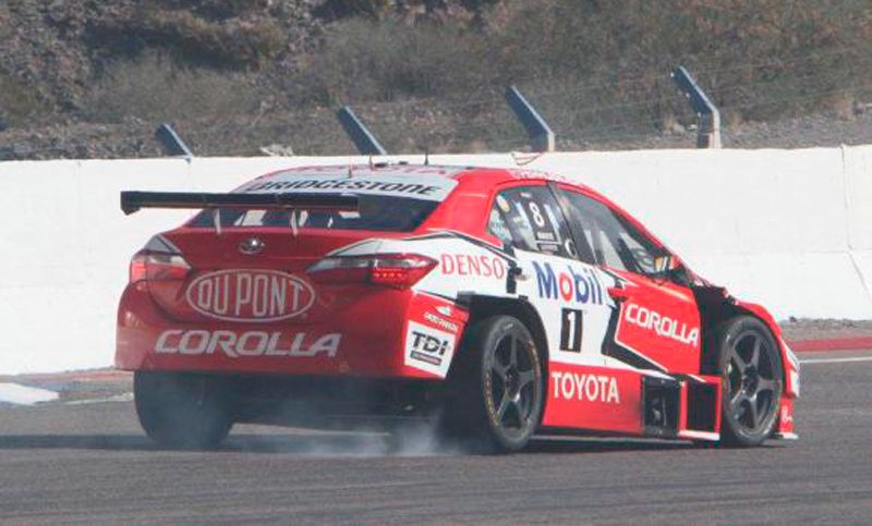 Guerrieri ganó una accidentada final del Súper TC2000 en San Juan