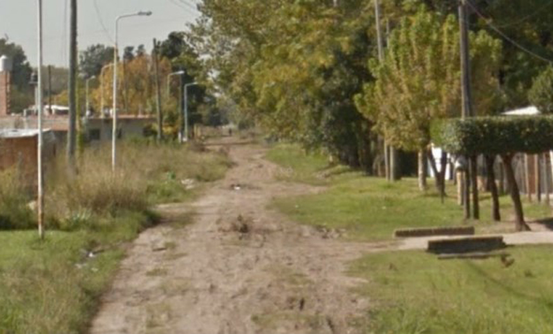 Asesinaron a puñaladas a un albañil para robarle la moto y un celular