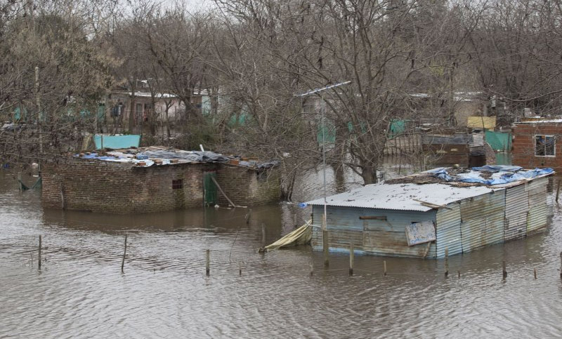 Despliegan operativo de asistencia por las inundaciones en provincia de Buenos Aires
